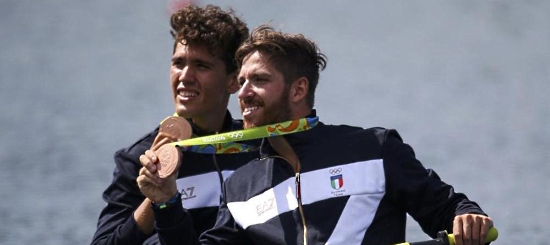 Marco Di Costanzo e Giovanni Abagnale con la medaglia di bronzo olimpica