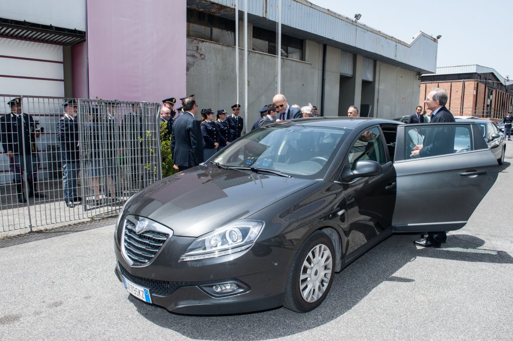 L'arrivo del capo della Polizia Alessandro Pansa alla cerimonia di consegna della nuova Lamborghini alla Polizia di Stato
