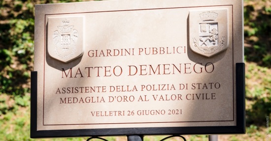 Prefetto Lamberto Giannini scropre targa dedicata a Matteo Demenego