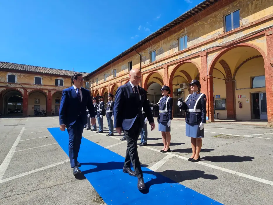 La cerimonia d'inaugurazione del Salone d’onore della caserma Piave della questura di Siena