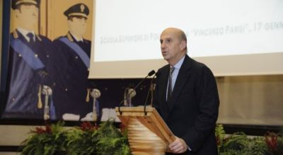 Il capo della Polizia Alessandro Pansa durante la cerimonia conclusiva del XXIX corso dirigenziale