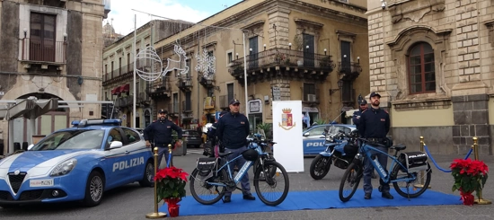 Catania: donate 2 e-bike per i servizi ciclomontati della Questura