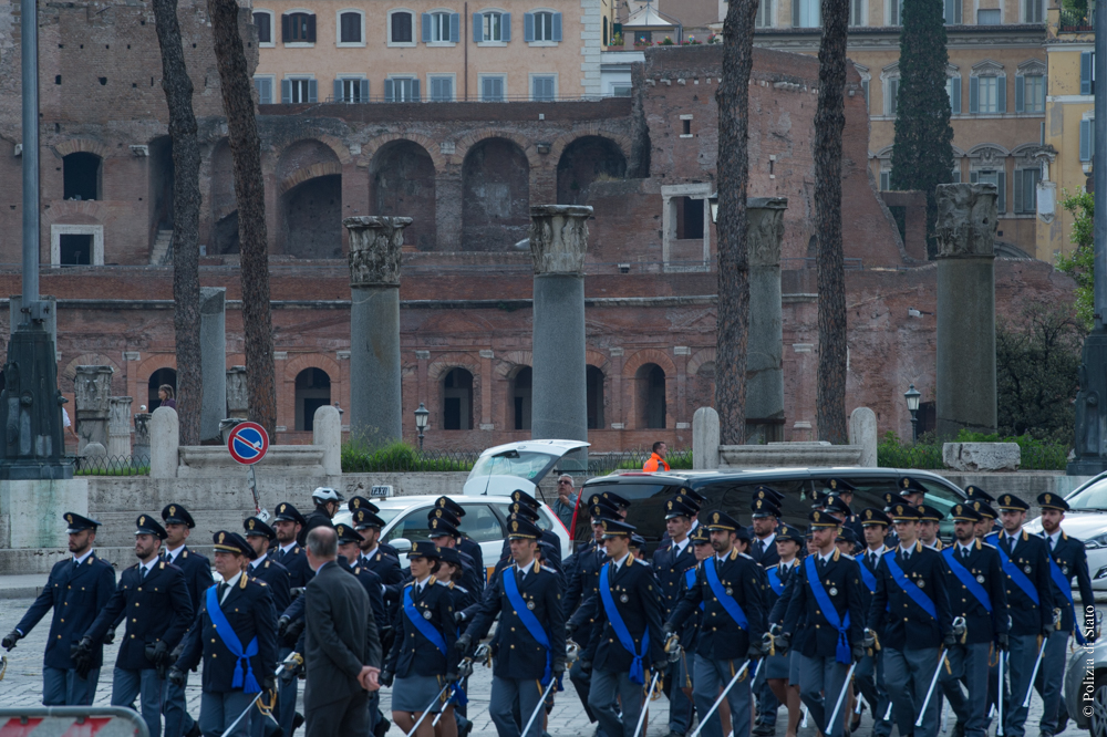 La cerimonia di insediamento del capo della Polizia Franco Gabrielli: gli onori al Milite Ignoto