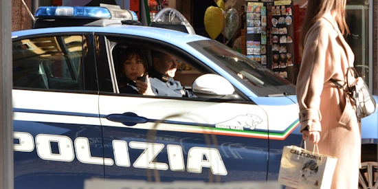 Polizia e Calzedonia