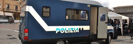 Il camper antiviolenza a L'Aquila