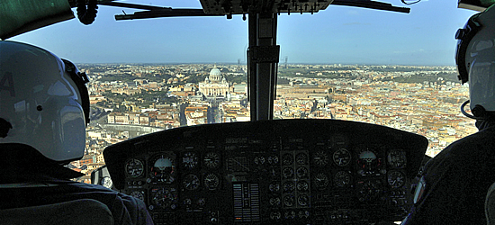 Il Vaticano visto dall'elicottero della polizia
