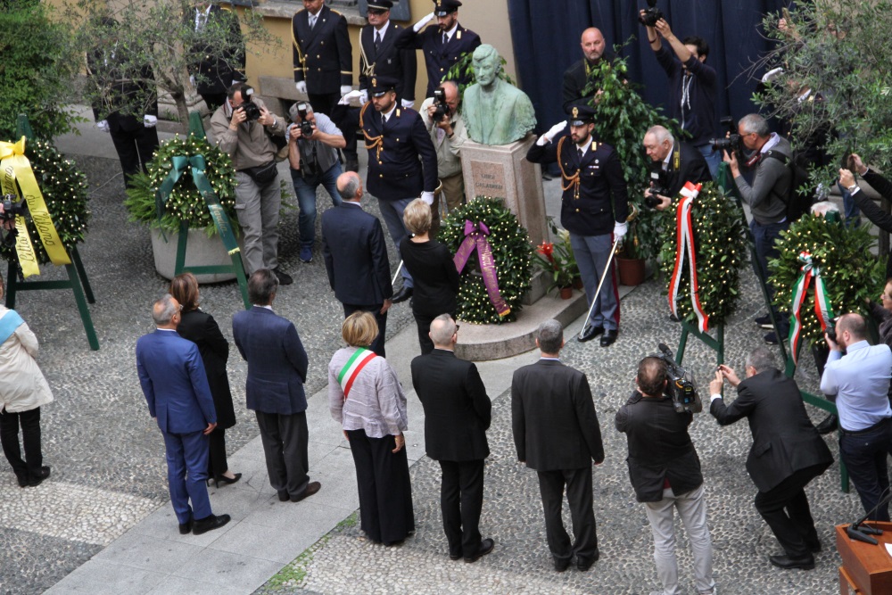 Cerimonia nella questura di Milano in ricordo di Luigi Calabresi