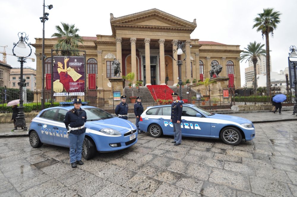 La Polizia al lavoro durante le festività a Palermo