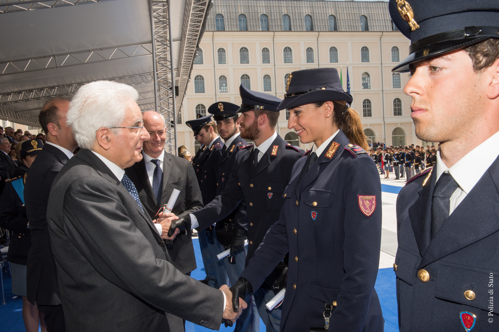 L'assistente della Polizia di Stato Elisa Di Francisca riceve, dal Presidente della Repubblica Sergio Mattarella, la promozione per merito straordinario.