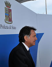 Il capo della Polizia prefetto Antonio Manganelli