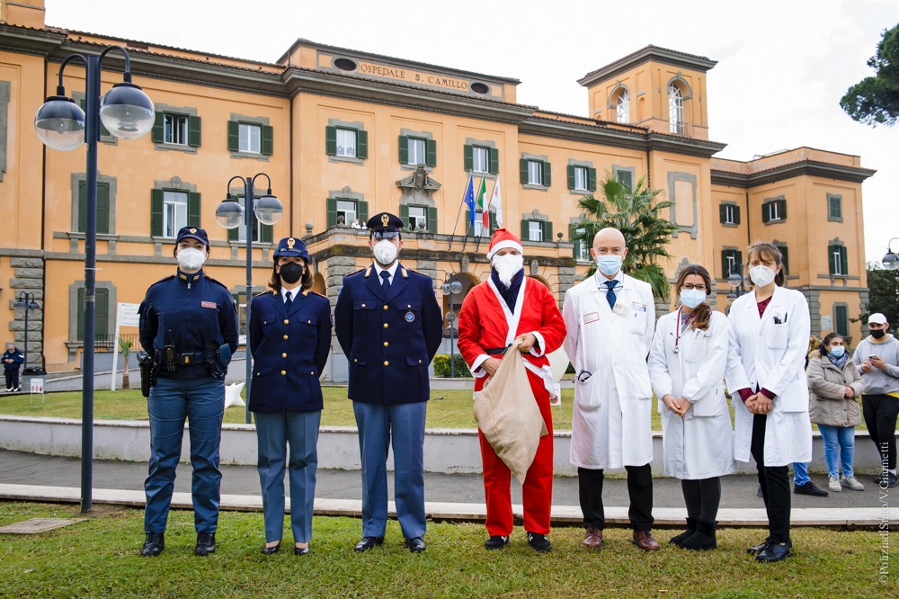 Babbo Natale della Polizia di Stato al San Camillo-Forlanini di Roma
