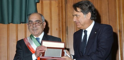 il sindaco di Patti Giuseppe Venuto nomina Antonio Manganelli cittadino onorario