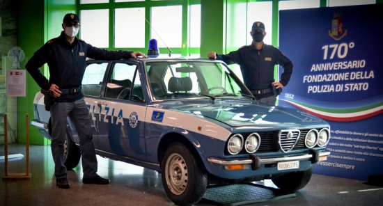 Allestimento di auto storiche della Polizia-aeroporto di Linate-170° anniversario