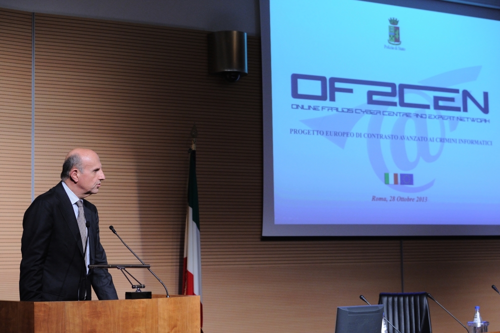 L'intervento del capo della Polizia Alessandro Pansa durante la presentazione del progetto "Of2cen"