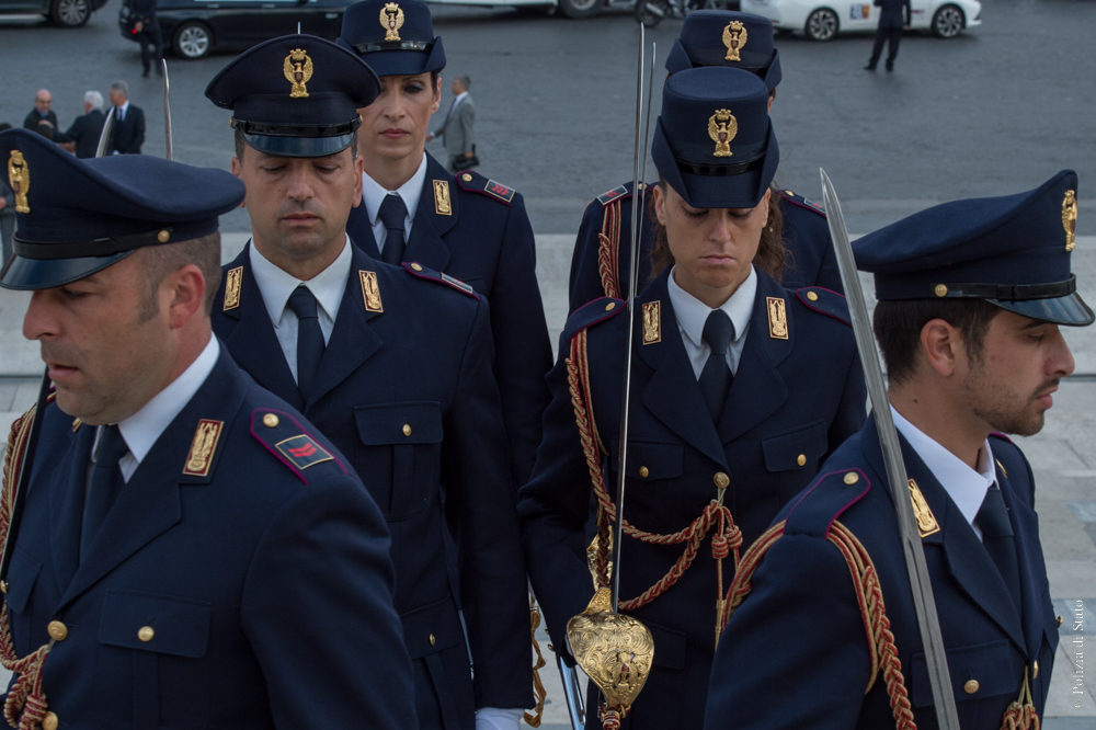 La cerimonia di insediamento del capo della Polizia Franco Gabrielli: gli onori al Milite Ignoto