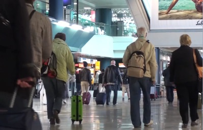 passeggeri in aeroporto