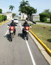 Due delle moto che hanno partecipato alla manifestazione Motoforpeace