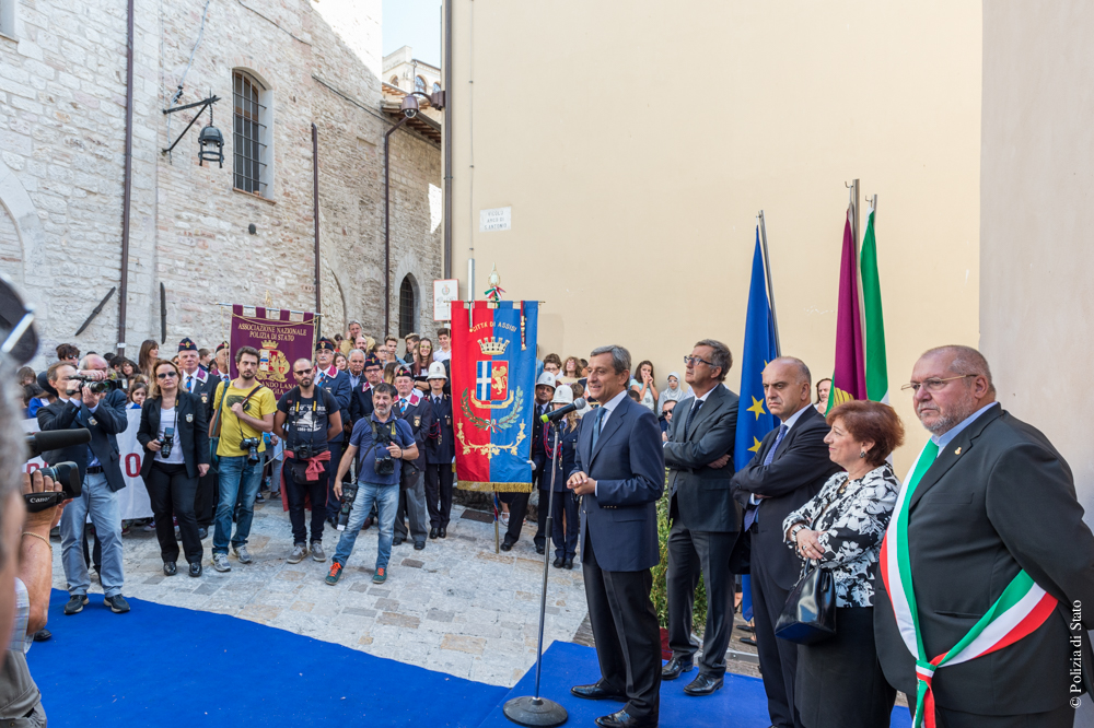 L'intervento del vice capo vicario della Polizia Alessandro Marangoni durante la cerimonia di inaugurazione della nuova sede del commissariato di Assisi