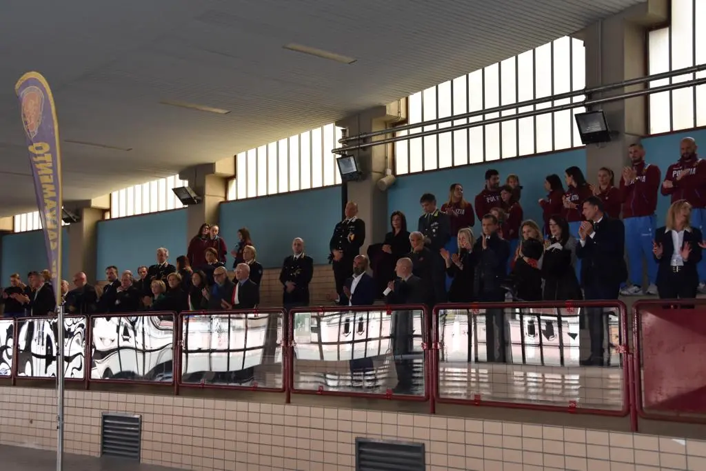 La cerimonia di inaugurazione della sezione giovanile del nuoto delle Fiamme Oro presso la Scuola allievi agenti di Alessandria