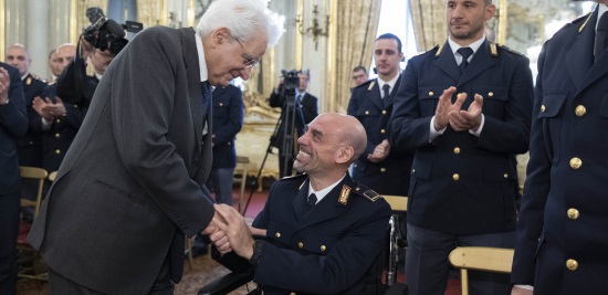 Il presidente Sergio mattarella incontra  i poliziotti insigniti di onorificenze