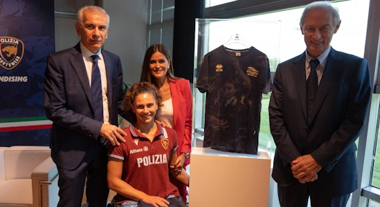 Polizia Sportswear: la linea sportiva firmata Erreà