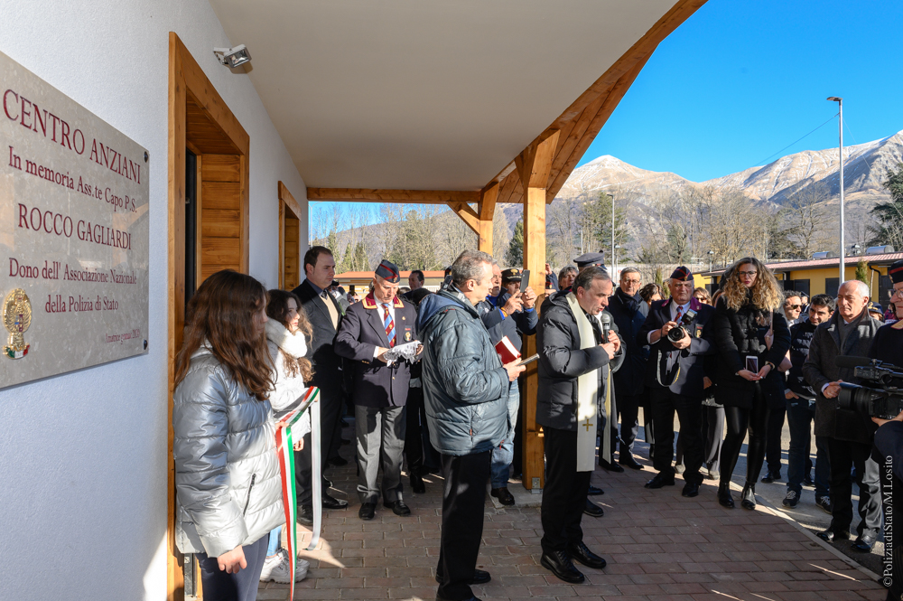 La cerimonia di inaugurazione e intitolazione del centro anziani di Amatrice donato dall’Anps