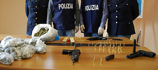 Armi e droga sequestrate dalla polizia