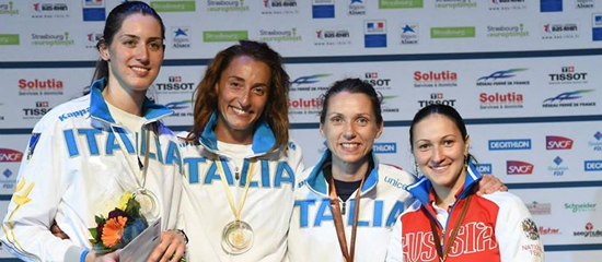 Elisa Di Francisca e Valentina Vezzali sul podio dei campionati europei