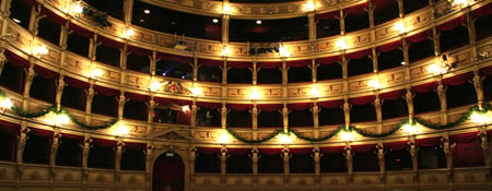 L'interno del teatro Verdi di Trieste