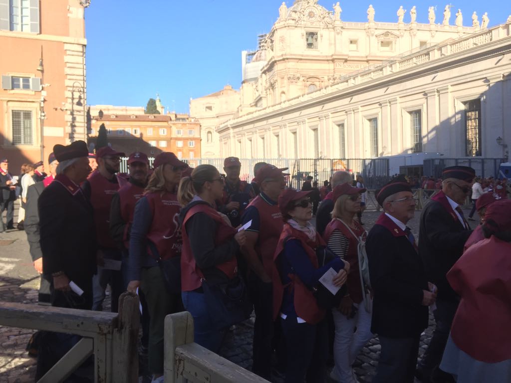 I soci Anps ricevuti da Papa Francesco nella sala Nervi del Vaticano per il 50° anniversario della fondazione