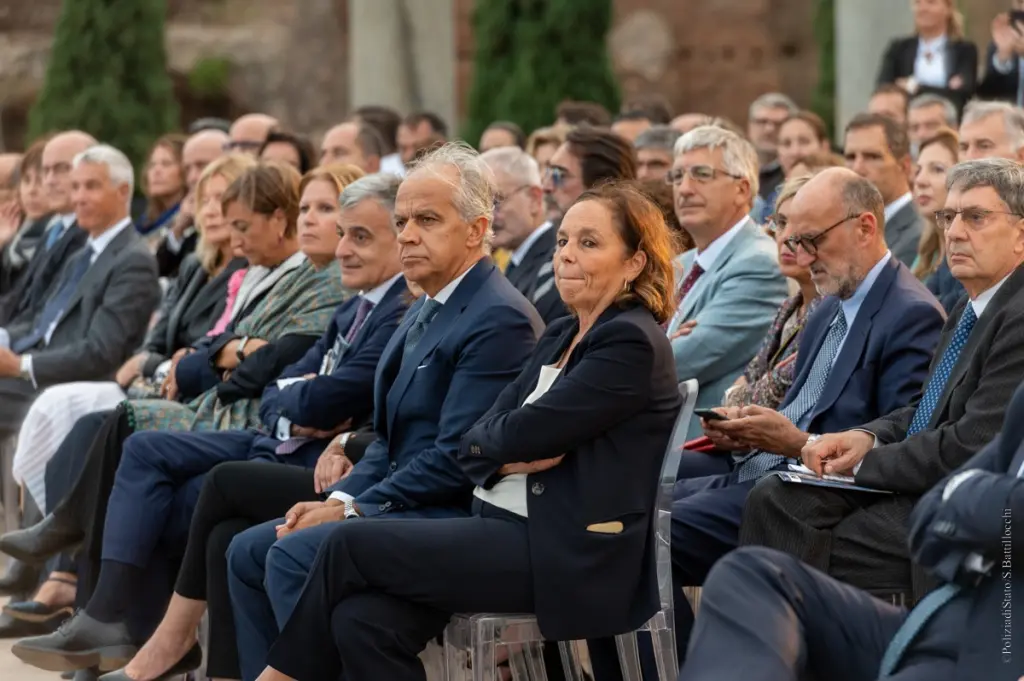 La platea al concerto di San Michele Arcangelo 2022 all’interno del parco archeologico del Colosseo a Roma