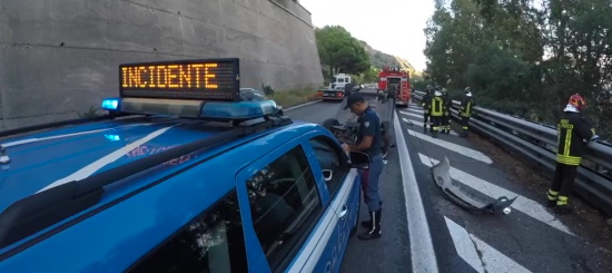 rilievi di polizia su incidente stradale