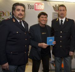 Polizia e Gianni Morandi