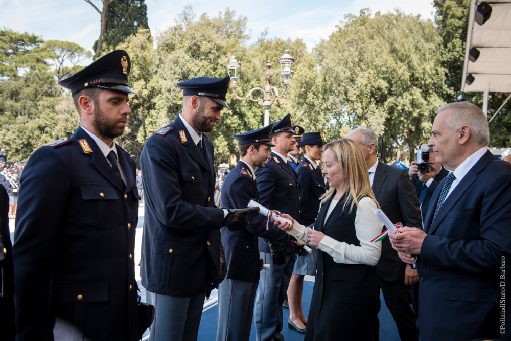 La consegna delle onorificenze in occasione del 171° Anniversario della Fondazione della Polizia