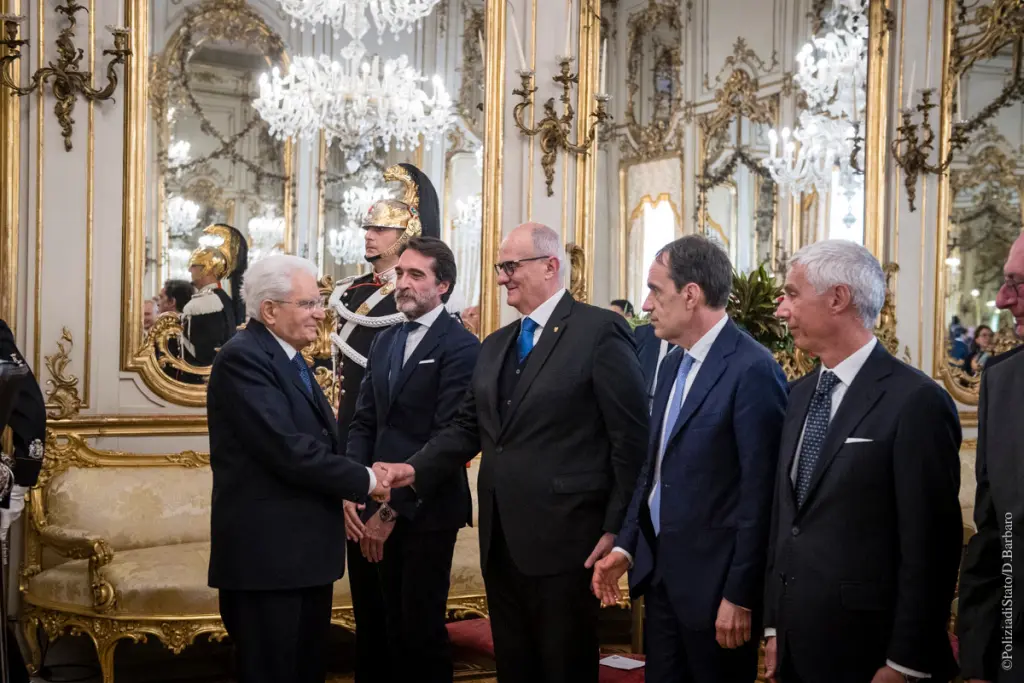 Il presidente Mattarella ha ricevuto una delegazione della Polizia
