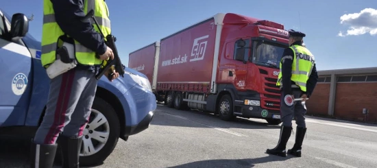 Bari, rapine in autostrada, 12 arrestati