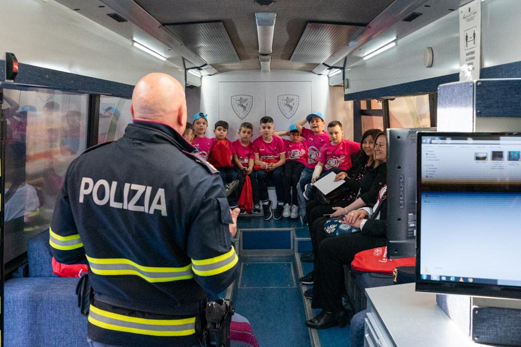 Gli eventi di bici scuola ed eroi della sicurezza al 105° giro d'Italia