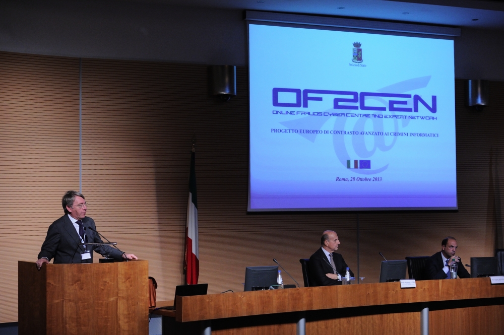L'intervento del direttore centrale delle Specialità della Polizia di Stato Santi Giuffrè durante la presentazione del progetto "Of2cen"