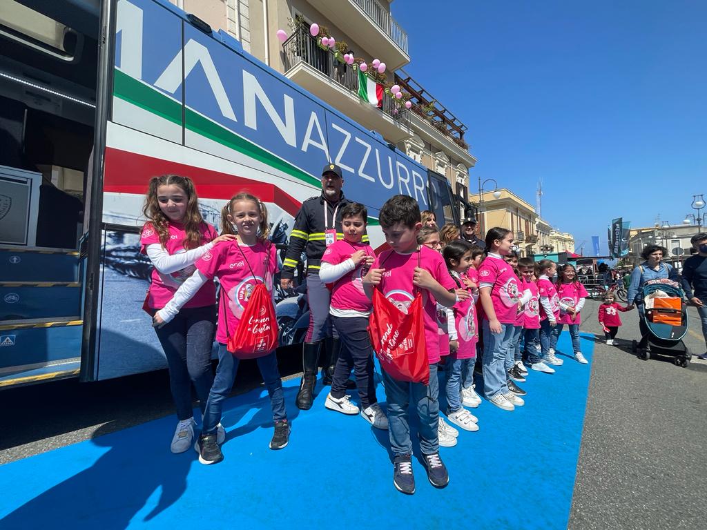 Gli eventi di bici scuola ed eroi della sicurezza al 105° giro d'Italia