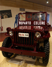 jeep willys rosso amaranto della Polizia di Stato