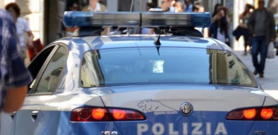 volante di polizia in un'operazione