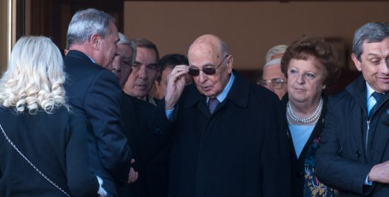 Il presidente della Repubblica Giorgio Napolitano e il ministro dell'interno Annamaria Cancellieri alla camera ardente del prefetto Manganelli 