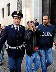 Un arresto della Squadra mobile di Napoli