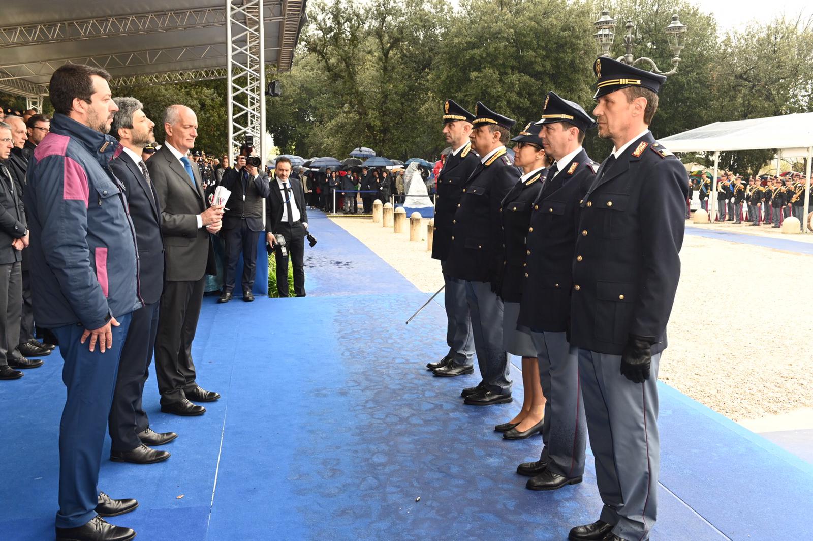 La consegna delle onorificenze durante la cerimonia del 167° Anniversario della Polizia di Stato dalla Terrazza del Pincio di Roma