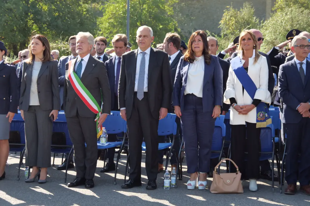 La cerimonia di intitolazione di una via ad Emanuela Loi ad Arezzo
