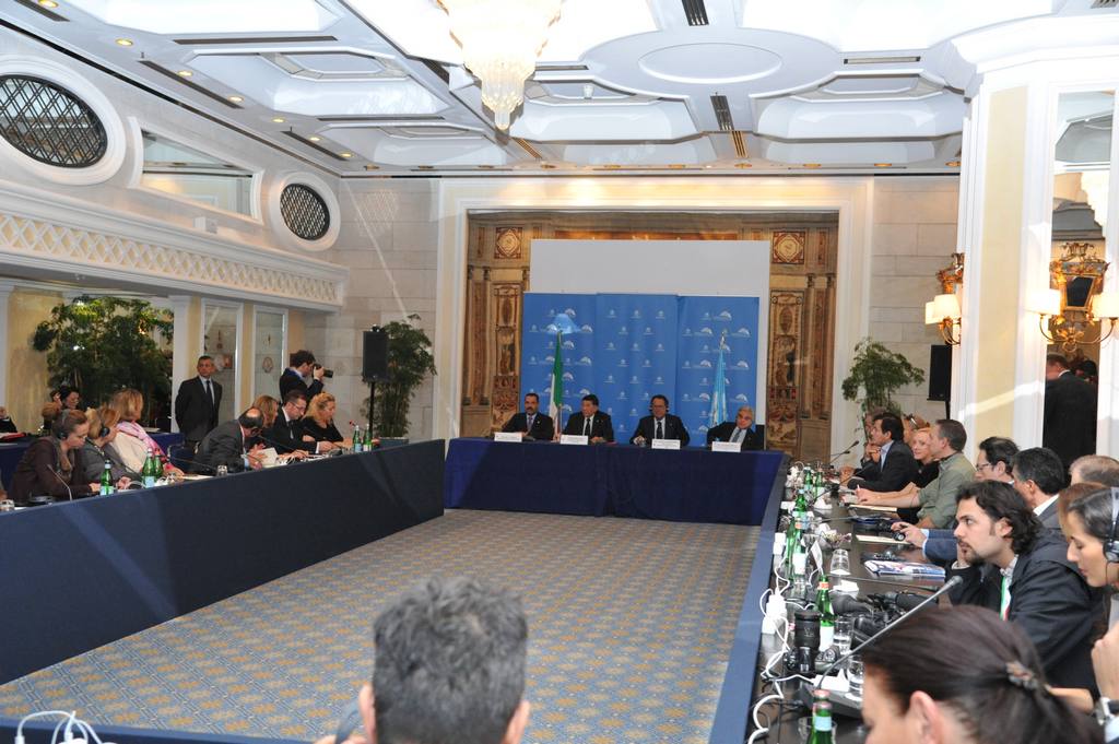 La sala durante la conferenza stampa
