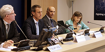 Il capo della Polizia Alessandro Pansa durante la conferenza stampa