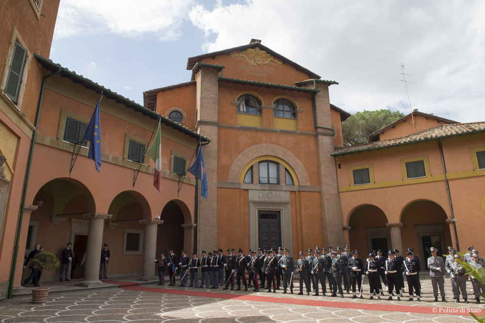 La cerimonia di chiusura dell'anno accademico 2015-2016 alla Scuola di perfezionamento delle forze di polizia