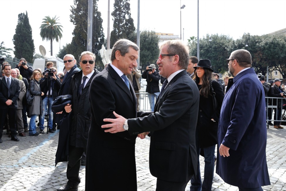 L'arrivo dell'ex ministro dell'Interno Roberto Maroni