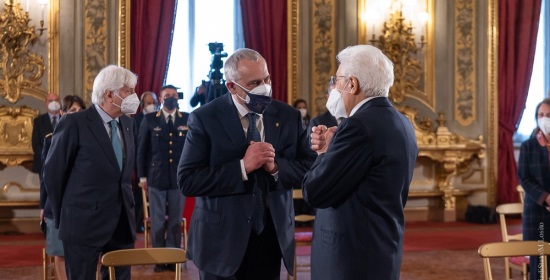 Il presidente della Repubblica Sergio Mattarella e il capo della Polizia Lamberto Giannini al Quirinale per il 169° anniversario della Polizia